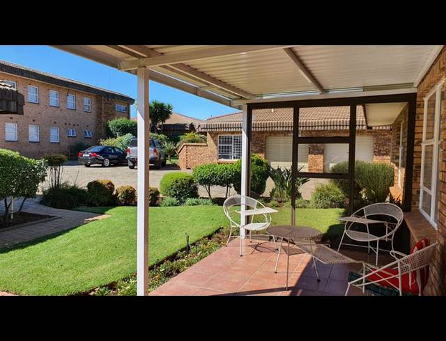 2 BEDROOM PROPERTY TO RENT IN BRENTWOOD PARK